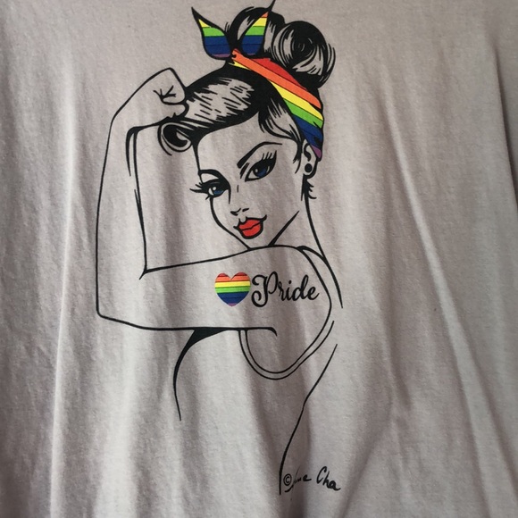 🌻5/$35🌻 Women’s Gray Rosie the Riveter Pride Rainbow We Can Do It Gray Tee Shirt - Picture 2 of 4